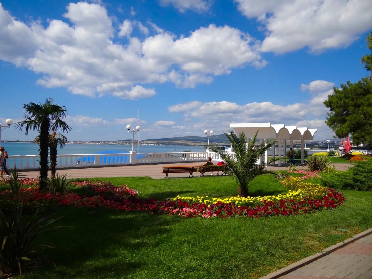 Golden Rose Hotel Gelendzhik Exterior photo